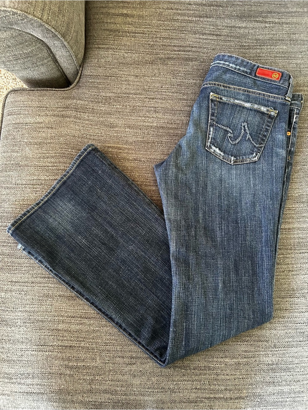 AG Adriano Goldschmied Women's Vintage Flare Jeans in Mid Blue, fits like sz 10
